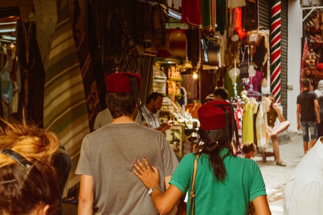 طائرة خاصة إلى تونس