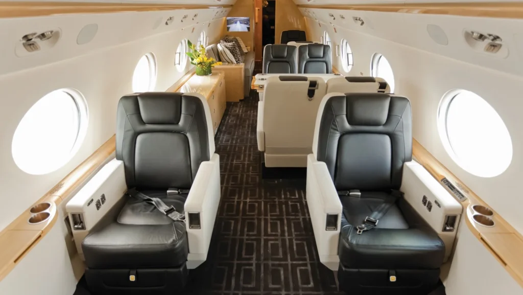 Gulfstream G550 كابينة