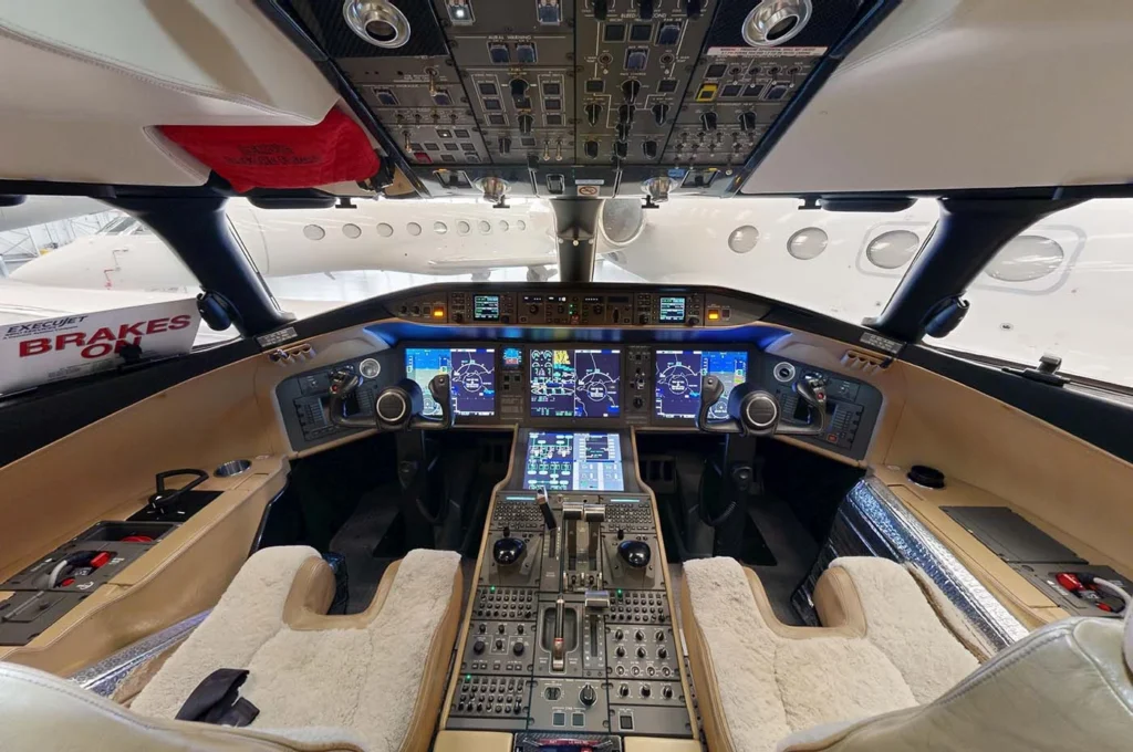 Bombardier Global 6000 قمرة القيادة