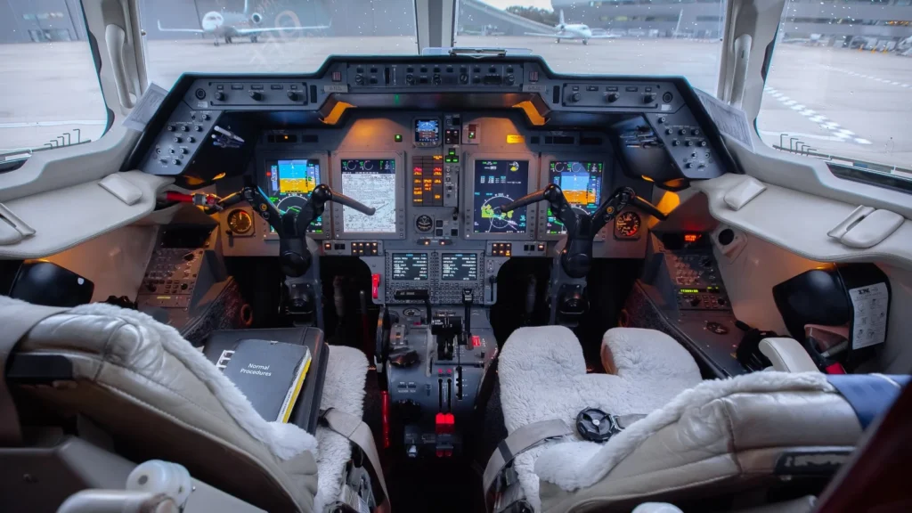 Hawker 800XP قمرة القيادة