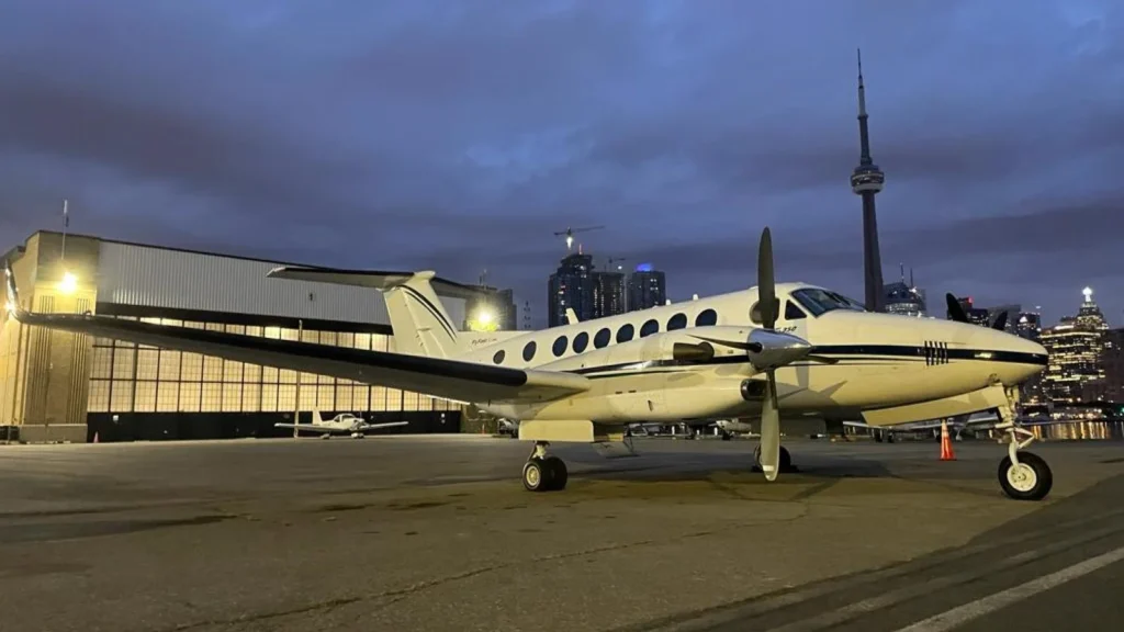 Beechcraft King Air 350 خارجي ٢