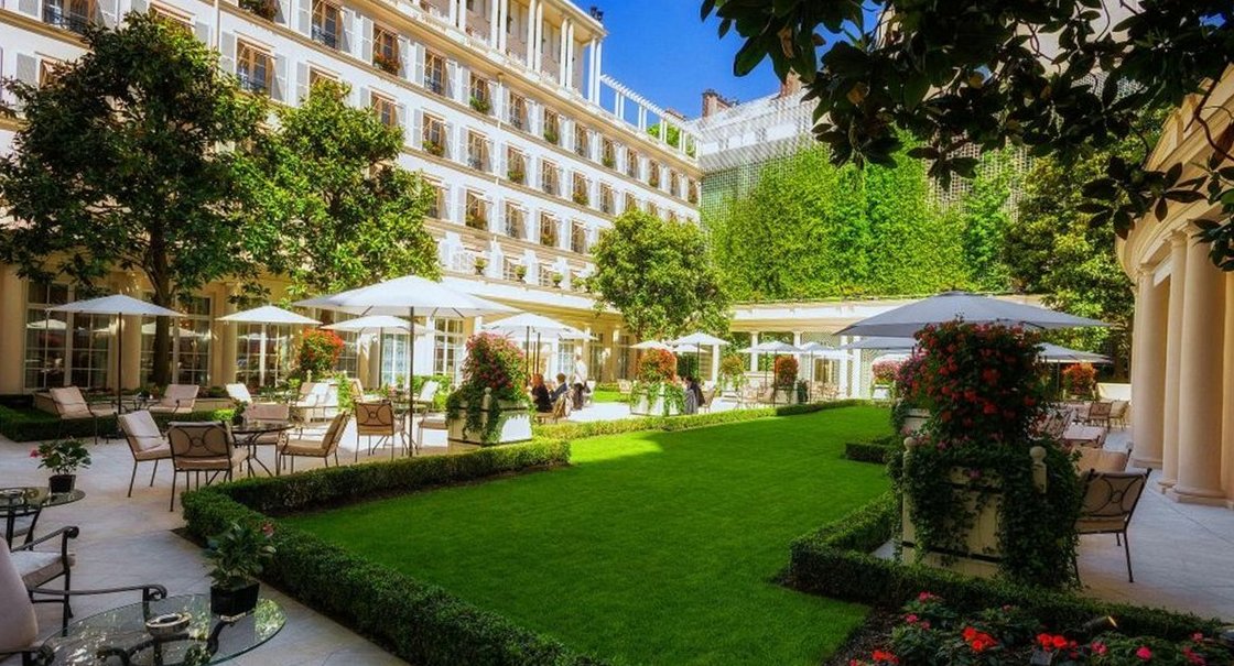 Le Bristol Paris