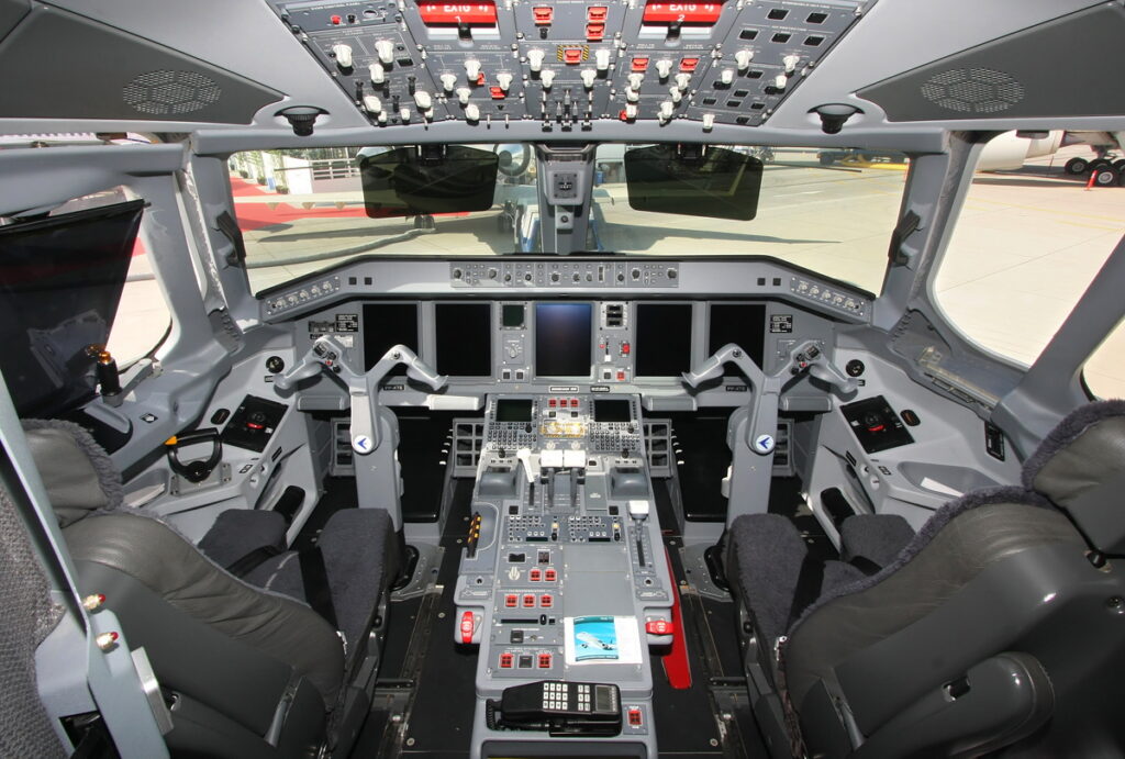 Embraer Lineage 1000 قمرة القيادة