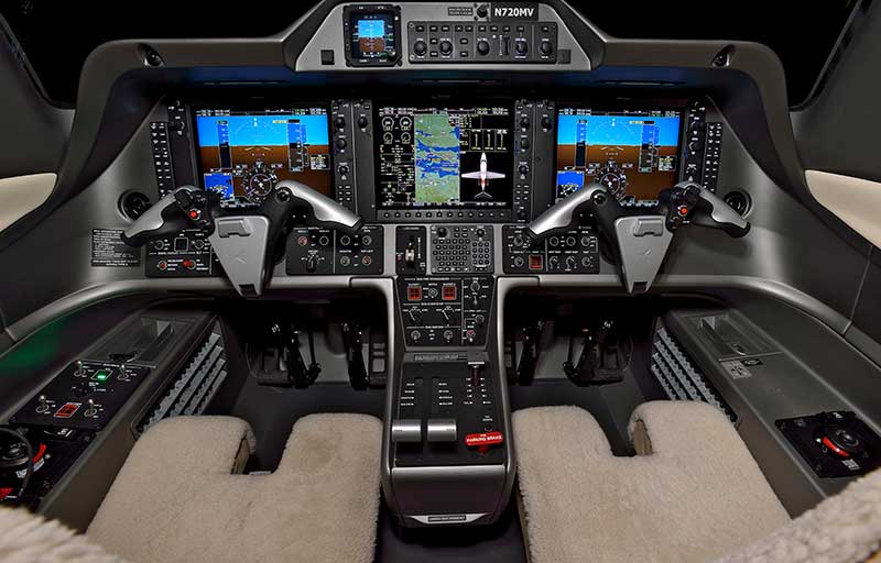 Embraer Phenom 100EV قمرة القيادة